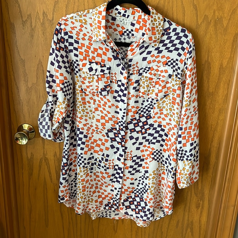CLEAR OUT SALE $5. CAbi #404 Grand Prix button down